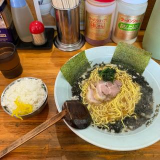 黒バラ海苔ラーメン　半ライス