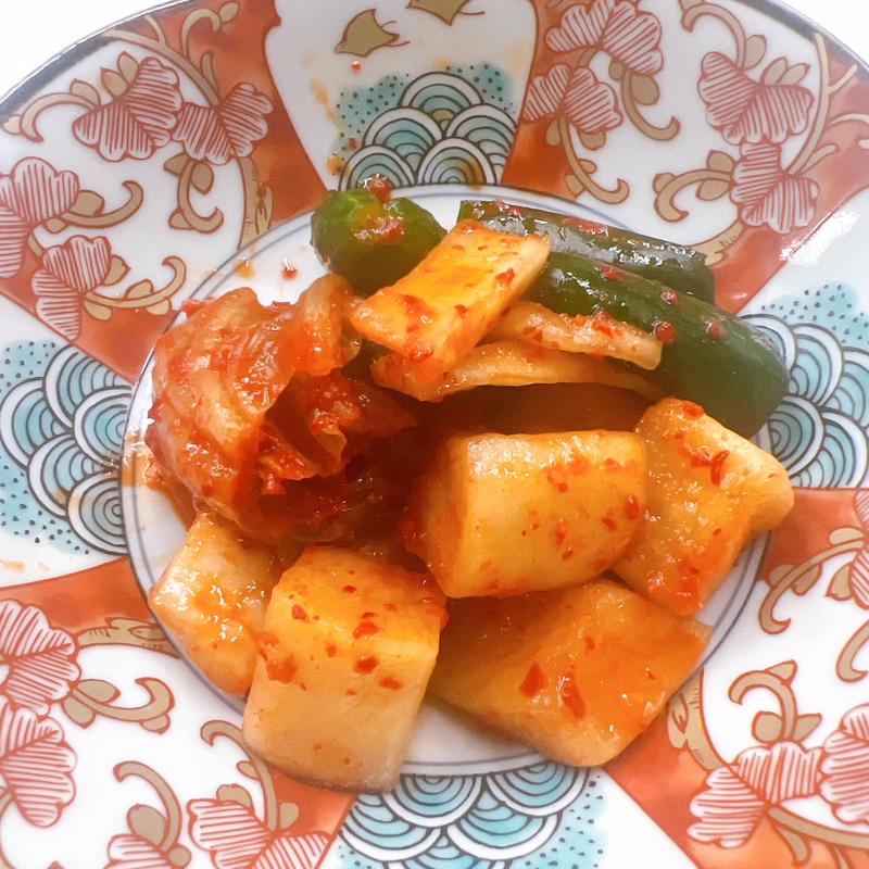 キムチ盛り合わせ(焼肉ジンギスカン こてつ（旧：焼肉家ねぎちゃん）)