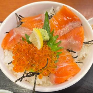 サーモンいくら丼