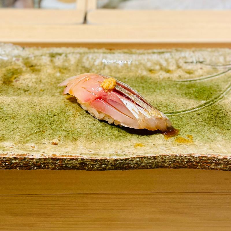 ランチ限定おまかせ握りコース　あじ(意気な寿し処 阿部 青山店)