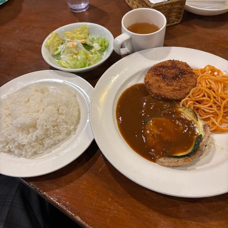 豚肉とズッキーニにチーズ乗せとメンチカツ(アンジェリー フレスカ)