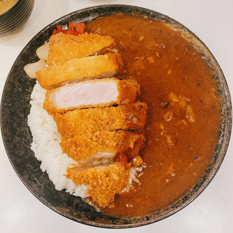 ロースカツカレー(とんかつ屋の食堂＆弁当・バルBLACK PAPA（ブラックパパ）)