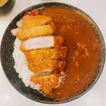 ロースカツカレー(とんかつ屋の食堂＆弁当・バルBLACK PAPA（ブラックパパ）)