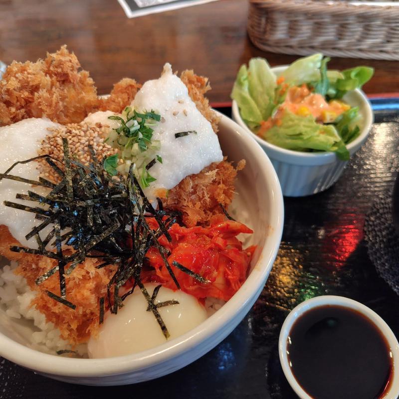 白いカツ丼(セントポールの隣り)