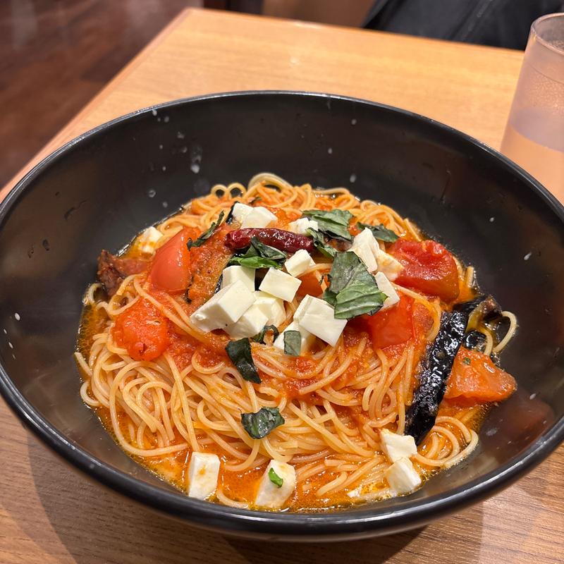 モッツァレラチーズとなすのトマトすぱ(すぱじろう 麻布十番店 )