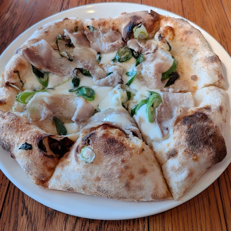 豚肉と九条ネギのピッツァ(アモーレ 木屋町)