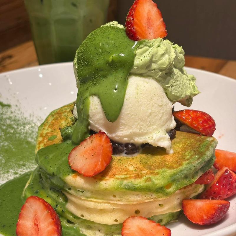 プレミアム抹茶ストロベリーパンケーキ(ジェイエス パンケーキカフェ 青山店 （j.s. pancake cafe）)