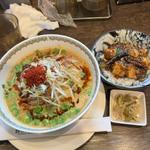 汁あり担々麺と小麻婆豆腐かけご飯(雲林坊 秋葉原店)