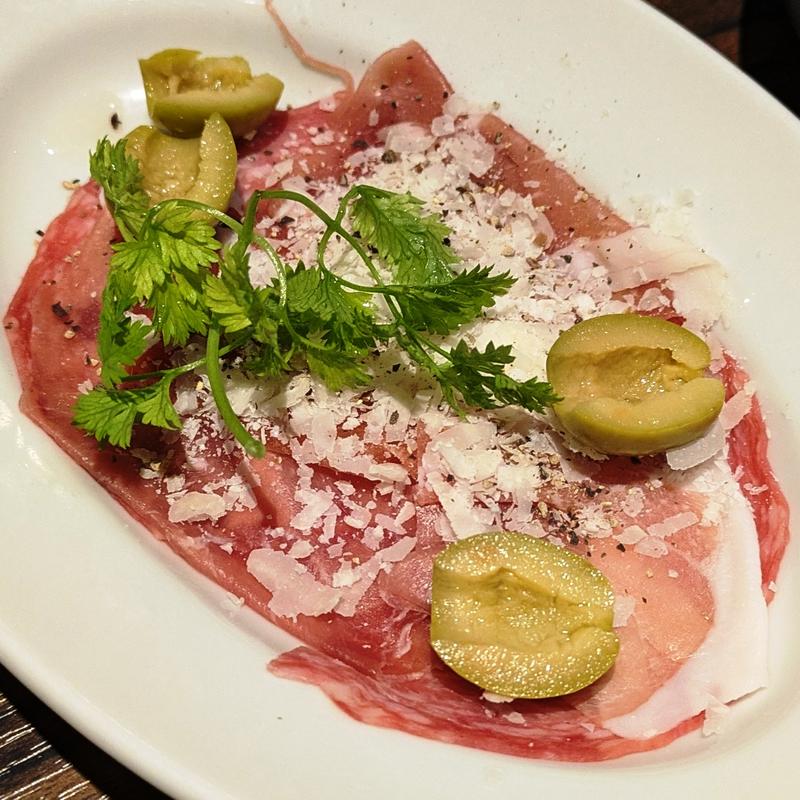 生ハム＆サラミ(土間土間 八重洲店 （ドマドマヤエステン）)