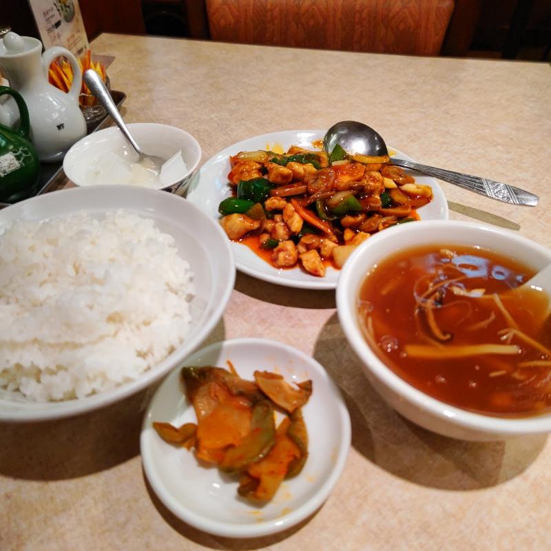 鶏肉とイカの辛味炒め(白鳳(ハクホウ) 新館)