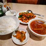 鶏肉とイカの辛味炒め(白鳳(ハクホウ) 新館)