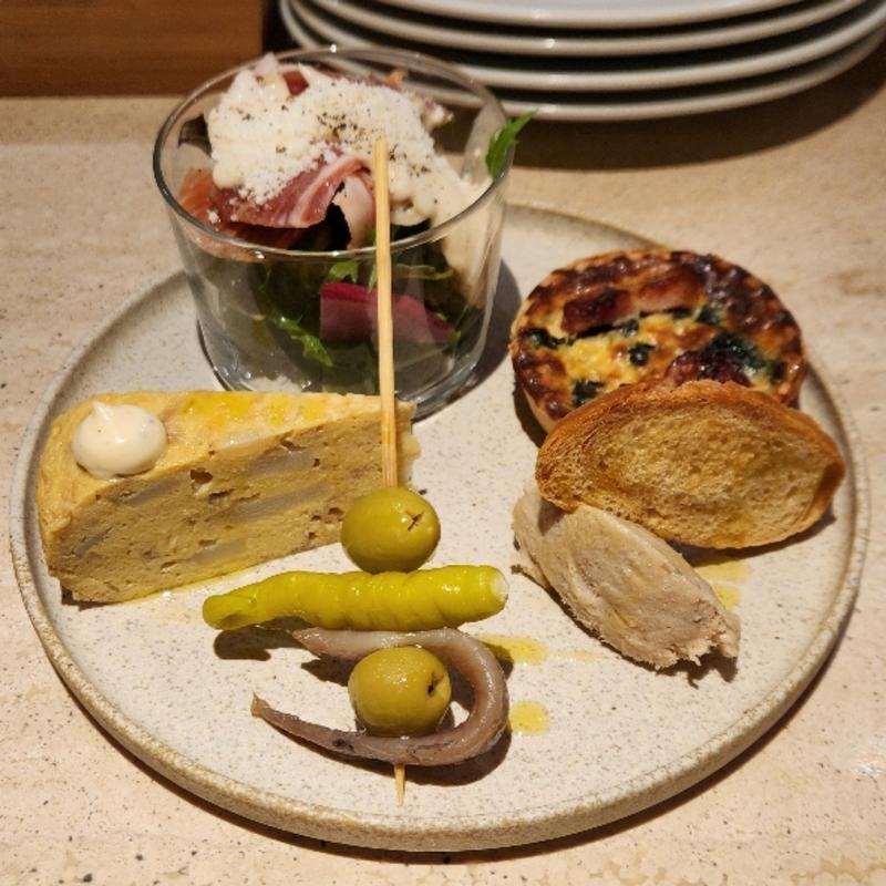 タパス5種盛り(Comeru。Donostia)