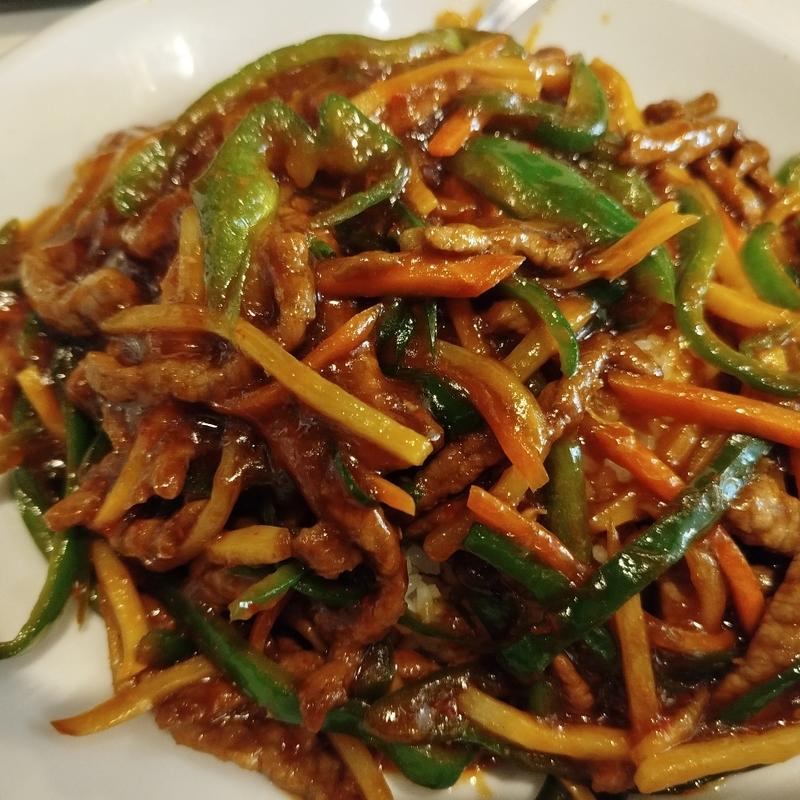 牛肉とピーマン丼(銀座ヤンヤン)