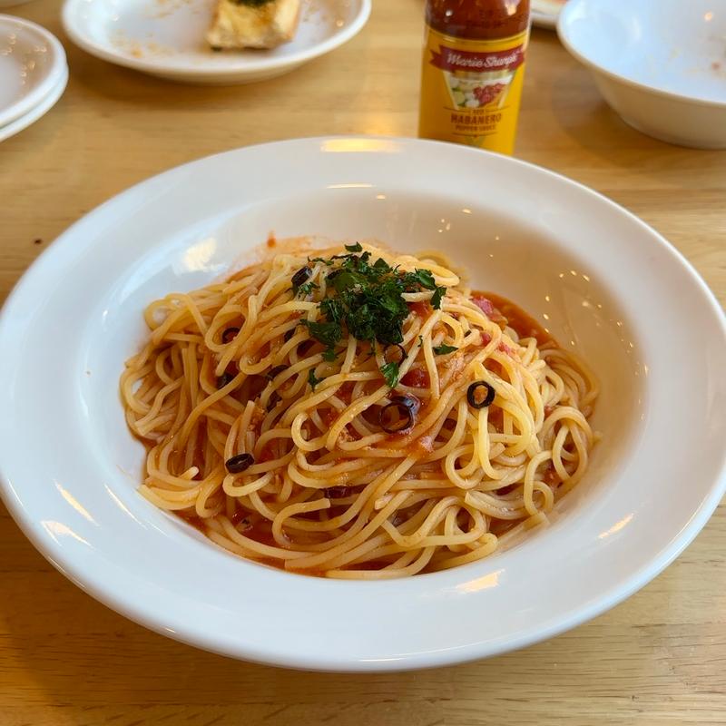 レッドペペロンチーノランチセット＋ガーリックトースト(ポポラマーマ 曳舟店)