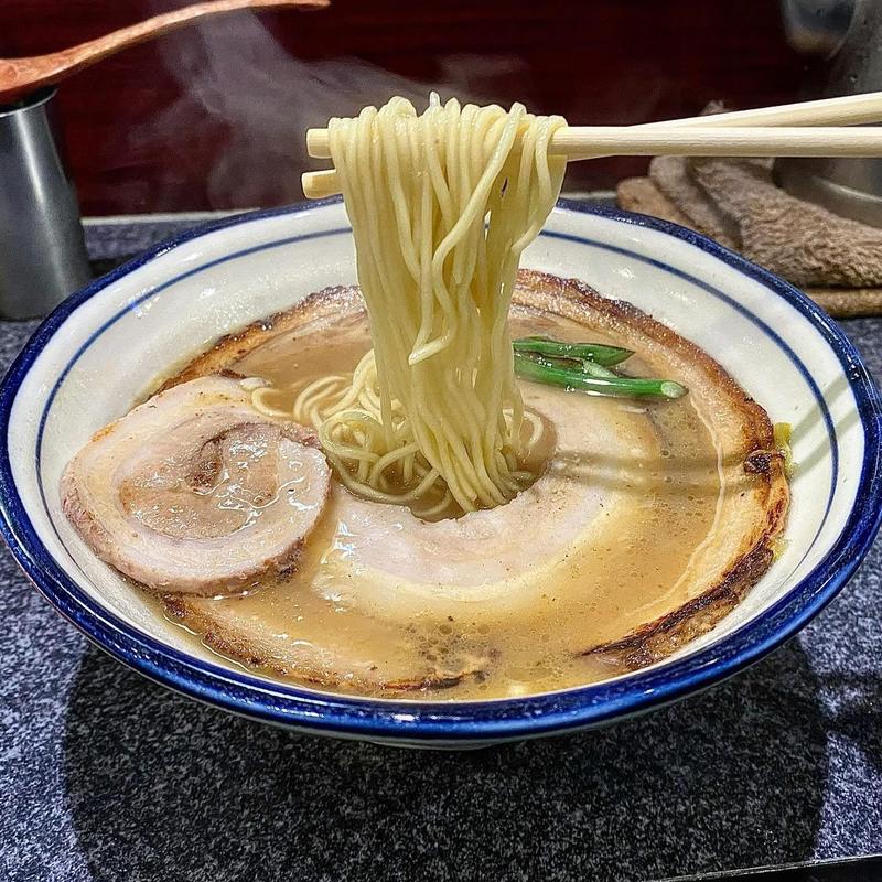 落し蓋ラーメン(〆飯付き)(烈志笑魚油 麺香房 三く)