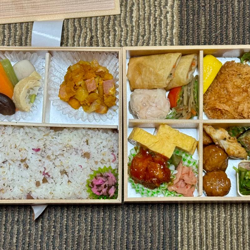 折り詰め料理　いわみ(むさしの村 さくらホール)