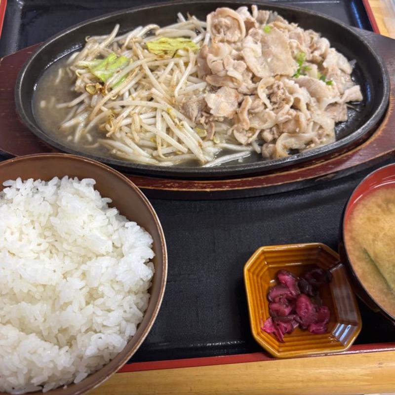 国産豚の塩にんにく鉄板定食(みや古食堂 （みやこしょくどう）)