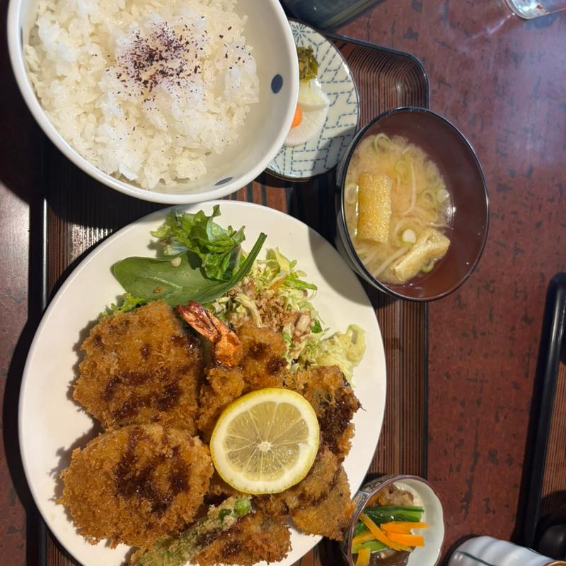 ミックスフライ定食(食事処山下 )