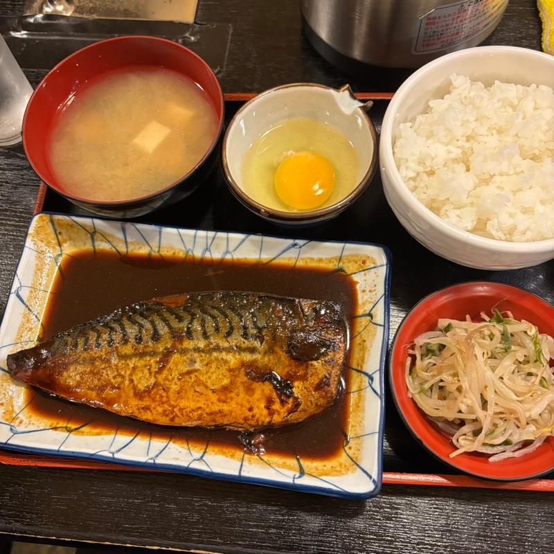 鯖の味噌煮定食➕生卵(もみじ)