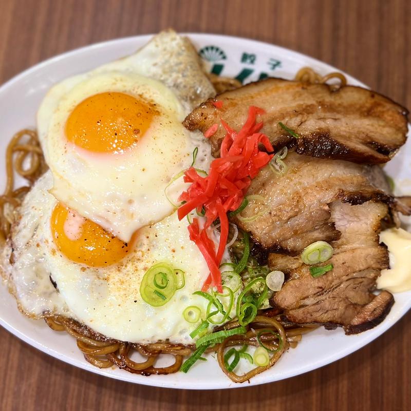 チャーシューエッグ焼きそば(京都餃子テツノイタ)