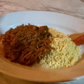 ラム肉とクスクス(レストラン ドゥイエ)