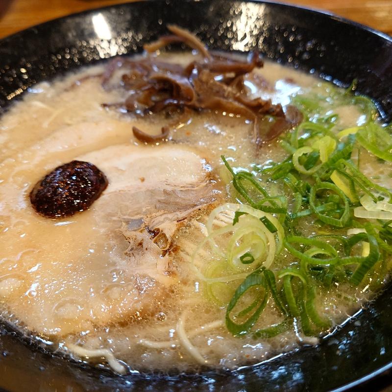 博多とんこつラーメン(三代目てらッちょ。柏店)