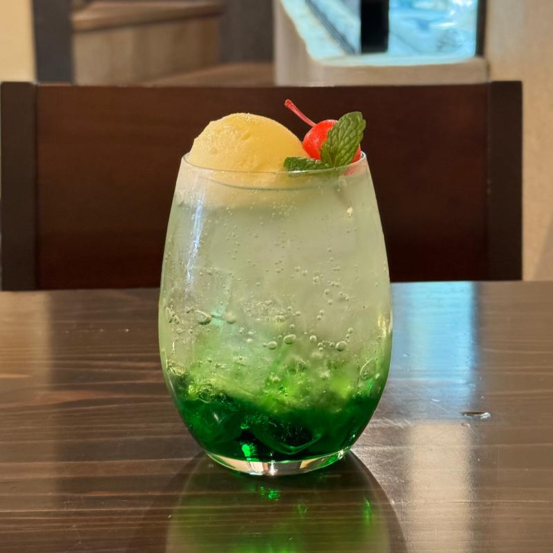 クリームソーダ(メロン)(いこい珈琲)