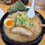 黒ラーメン　こってり(三河開化亭 豊橋牧野店)