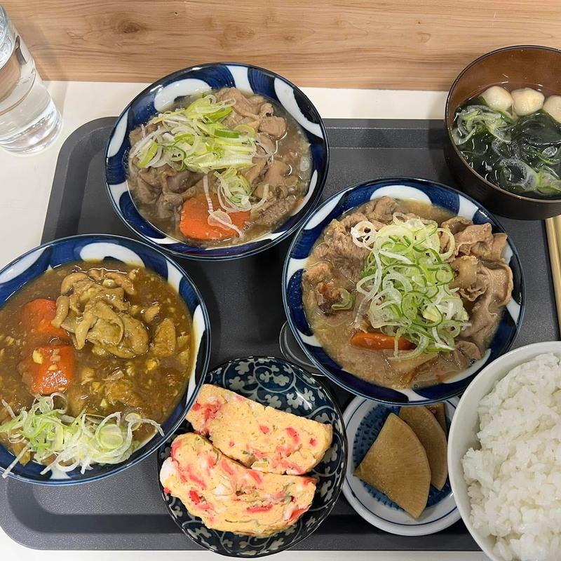 2種盛り定食中 醤油&味噌 カレー 玉子焼き(もつ乃)