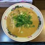 こってり背脂中華そば 中華麺(中華そば 花京 大正店)