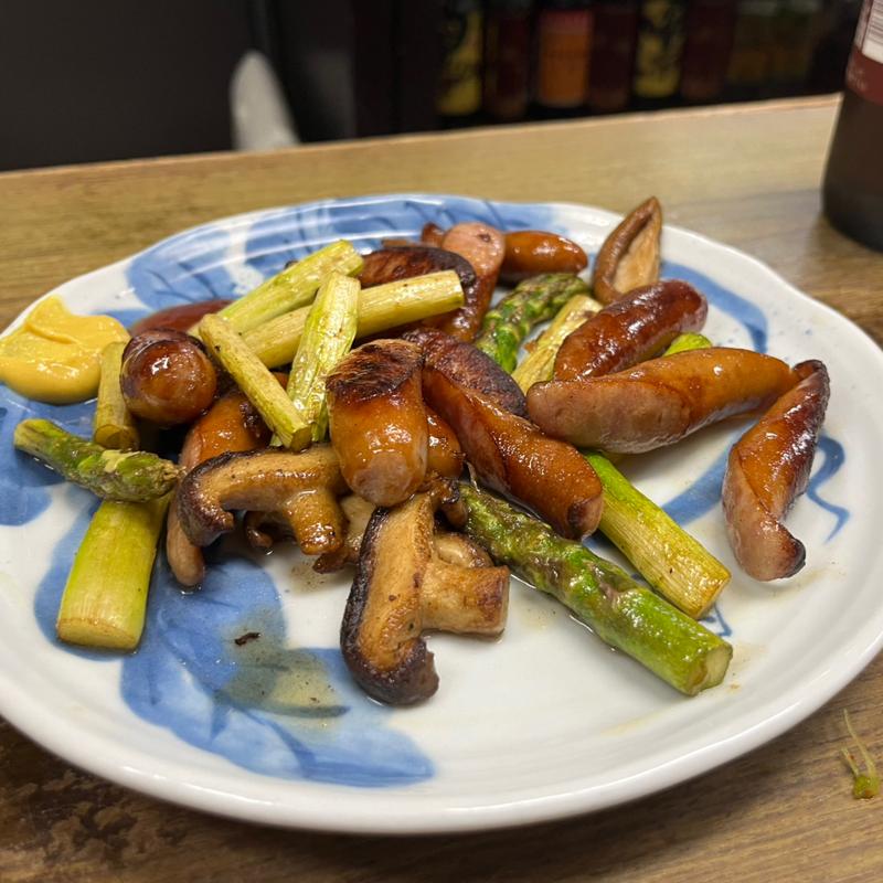 アスパラとソーセージ炒め(江戸堀 )