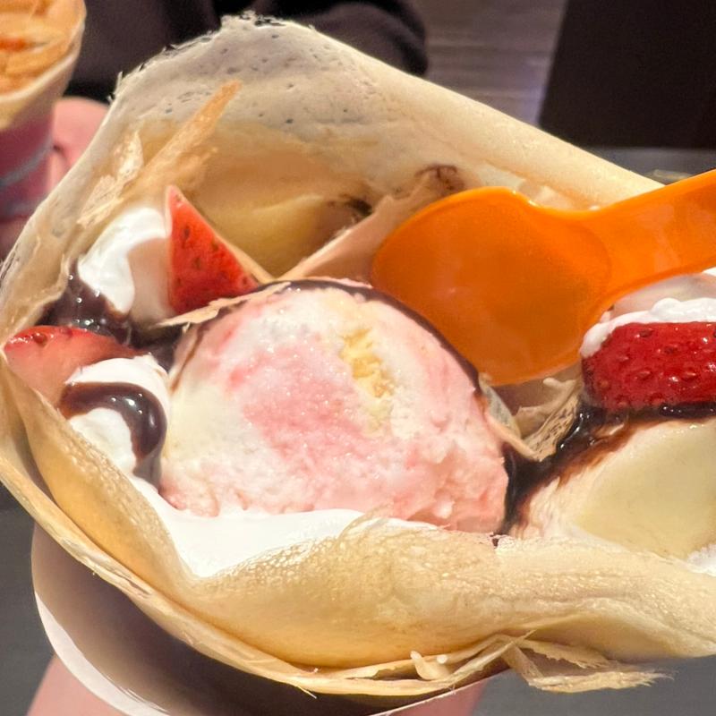 ストロベリーバナナチョコ(クレープ)(ブルーシールカフェ 西明石)