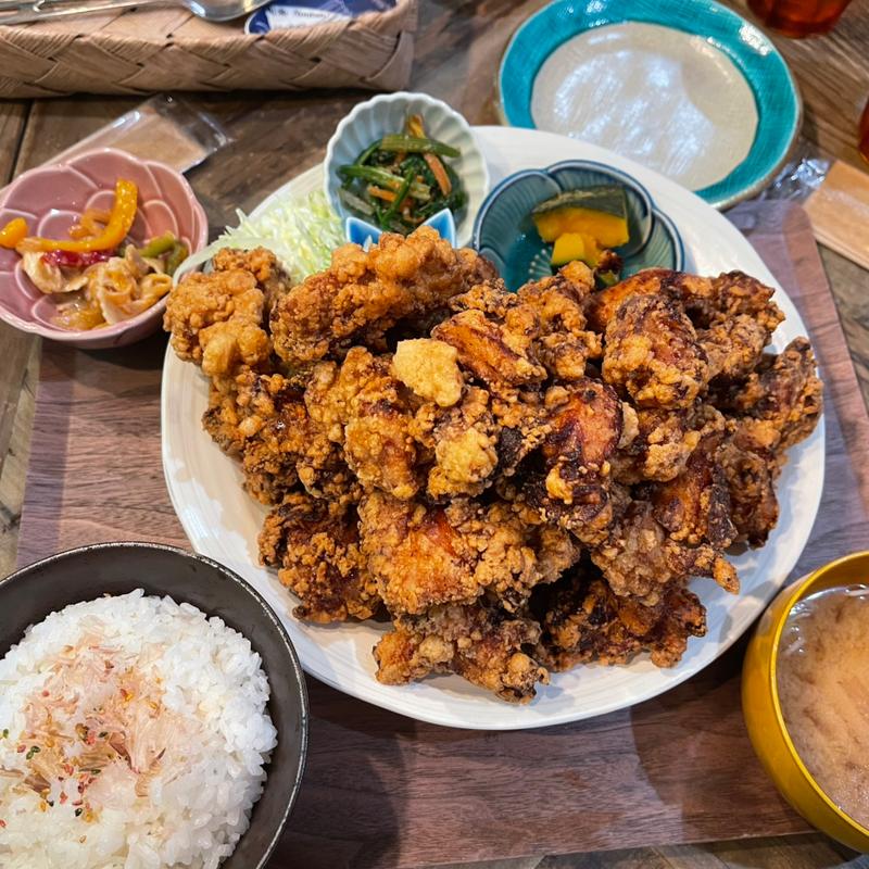 唐揚げ定食(魚末 てらまちダイニングUOSUE)