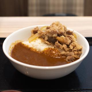 肉だく牛魯珈カレー(吉野家 姫路今宿店)