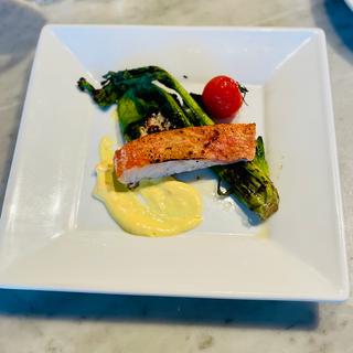 ランチコース　金目鯛の薪火焼き シトラスオランデーズソース(川越薪火料理　in the park)