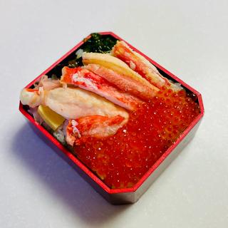 ズワイ蟹の棒肉といくら弁当(鱗幸食品)