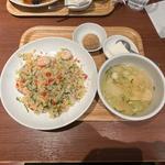 エビカニ炒飯と雲呑スープセット(紅虎餃子房 イオンモール茨木)