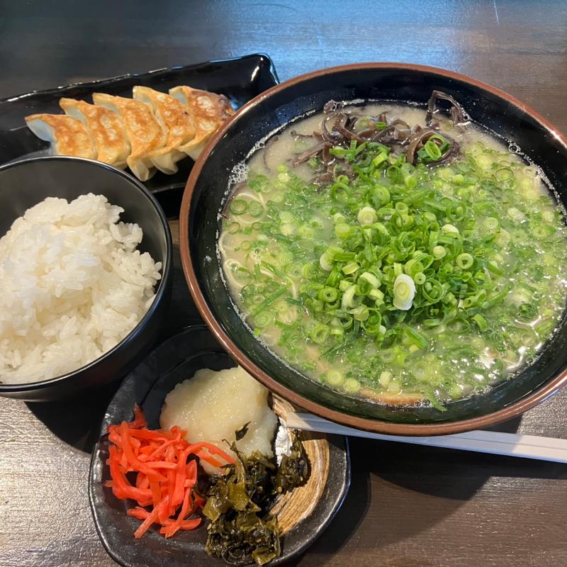 博多とんこつネギのせ(麺屋小鉄 日立店)