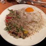 チキンカッパオ(カーナカバブ 100% ハラールフード)