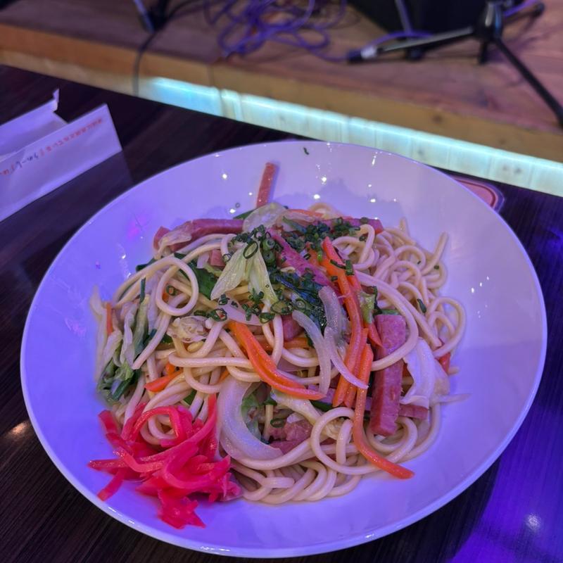 島焼きそば(沖縄料理のライヴ居酒屋　うりずん)