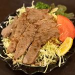 ステーキサラダ
