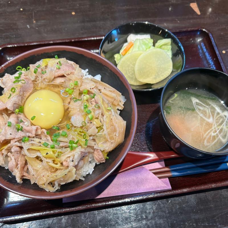 津野農園の豚玉丼(居酒屋 和瑠璃 （イザカヤ ワルリ）)