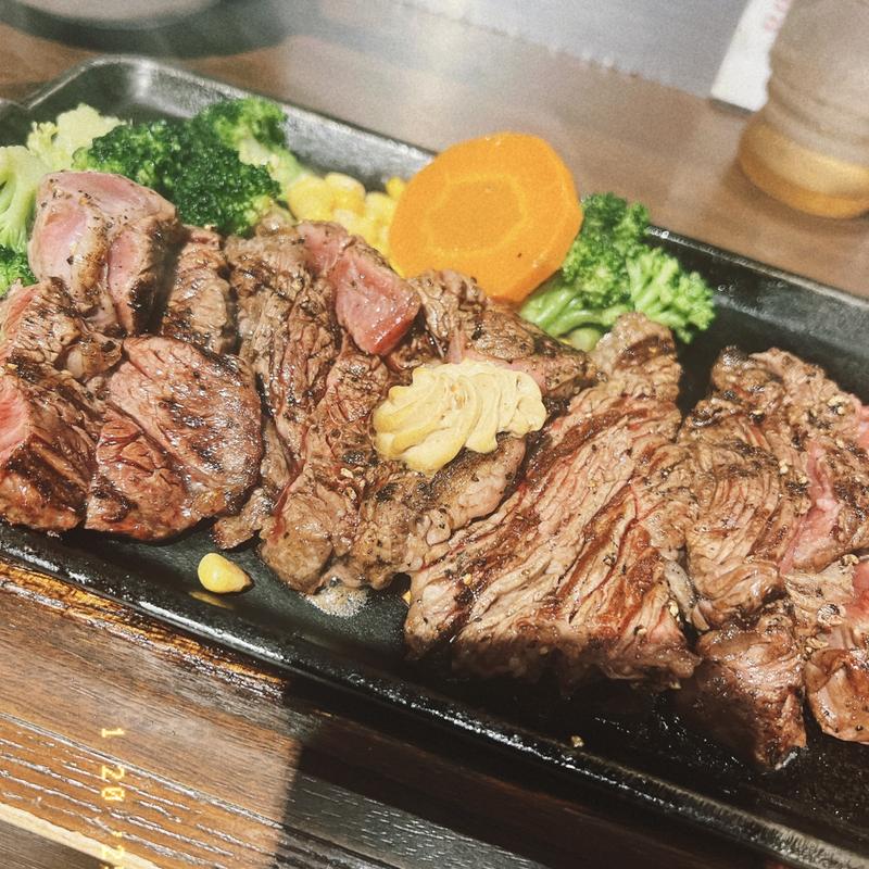 赤身ステーキ300g(いきなりステーキ 三軒茶屋店)