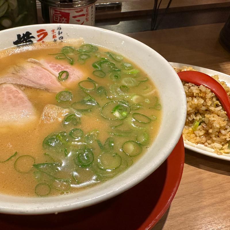 ラーメン半チャーハンセット(ラーメン横綱 阪急三番街店)