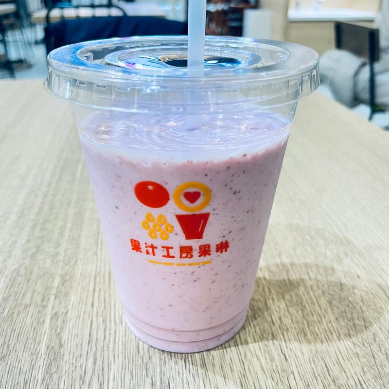 贅沢いちごミルク M(果汁工房果琳 エミテラス所沢店)