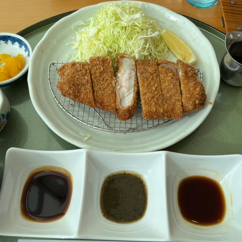 ロースとんかつ定食(エアポート山形屋 彩華)
