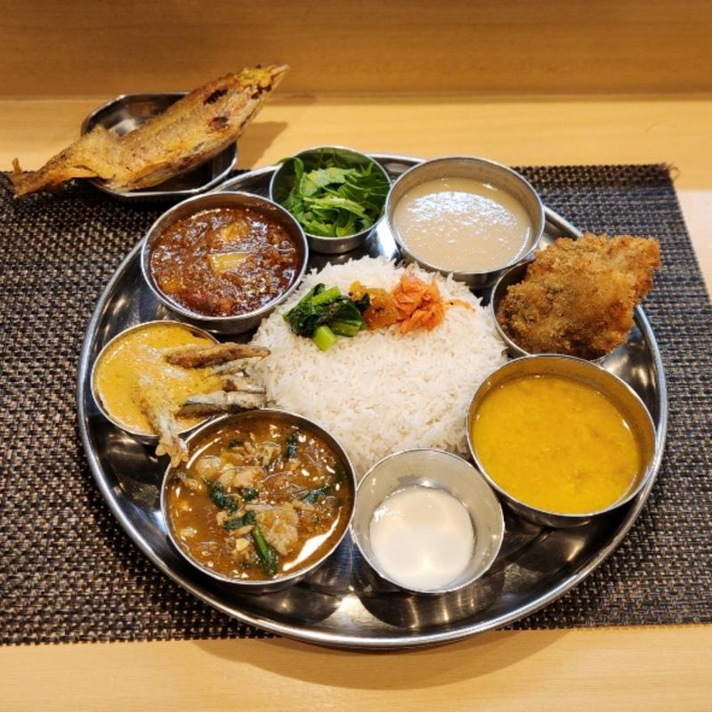 4種盛り 特大子持ち鮎コンフィ(スパイス料理ナッラマナム )