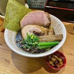 黒二犀 やわらか豚バラチャーシュー ちょっと煮にんに君