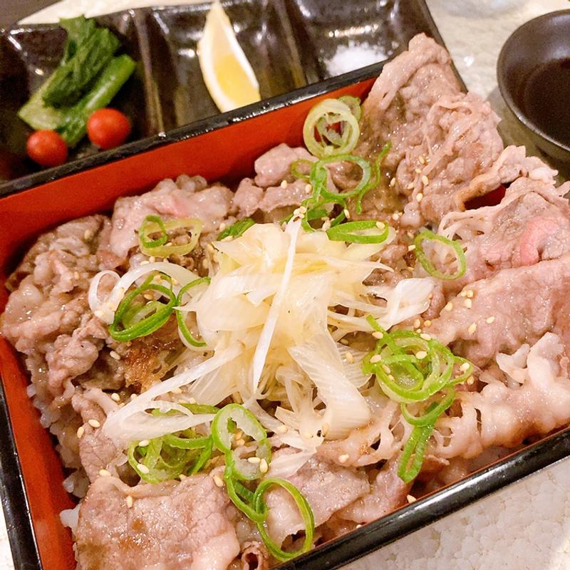 延寿牛のコウネ重セット(和牛コウネ専門店 いろはうた平和記念公園前)