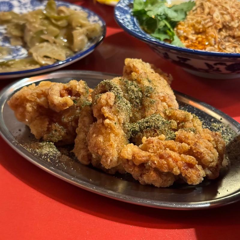 唐揚げと少し辛い青のり(餃子ニュー伏見)